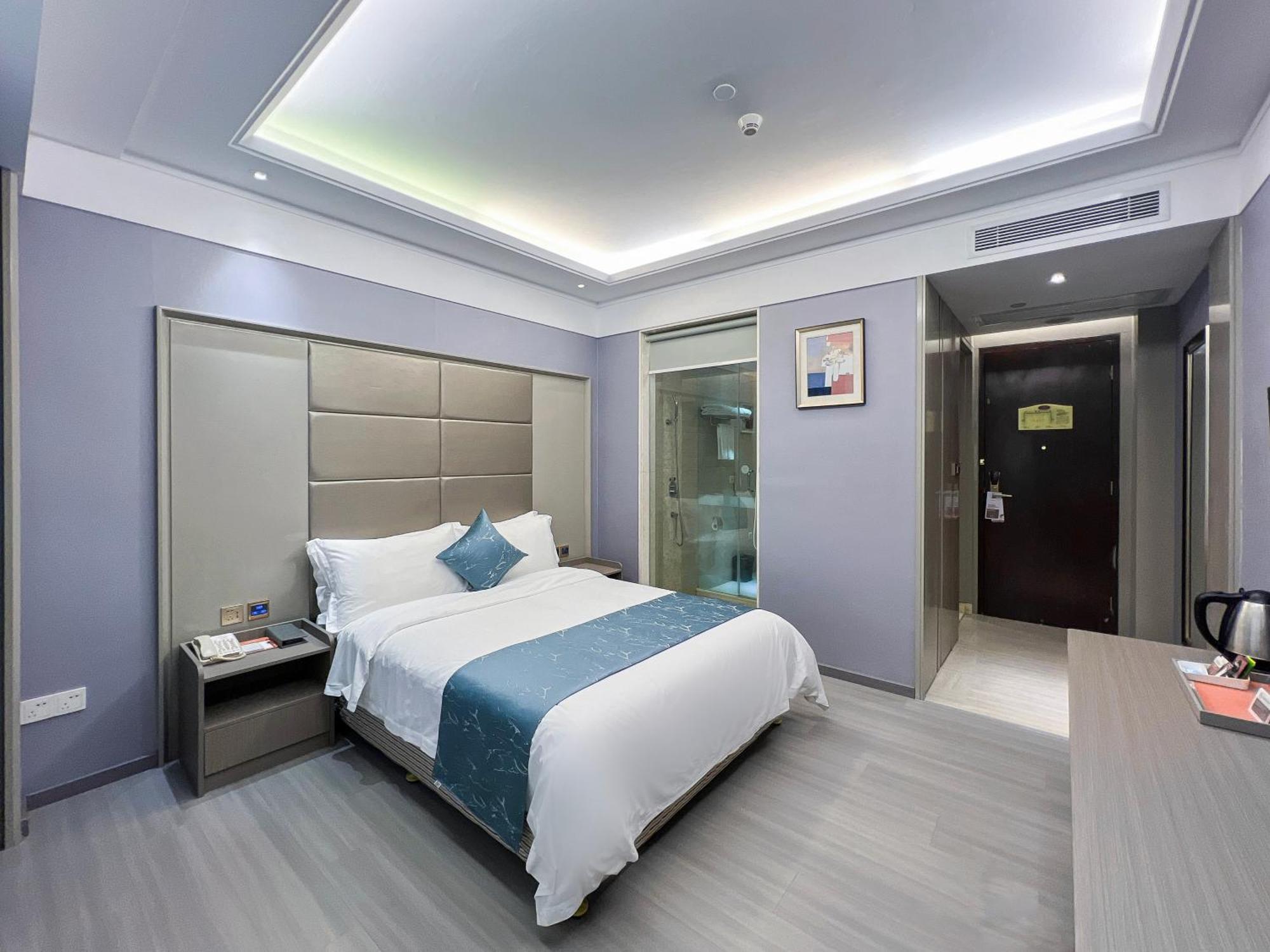 Отель Ramada Shenzhen Baoan Экстерьер фото