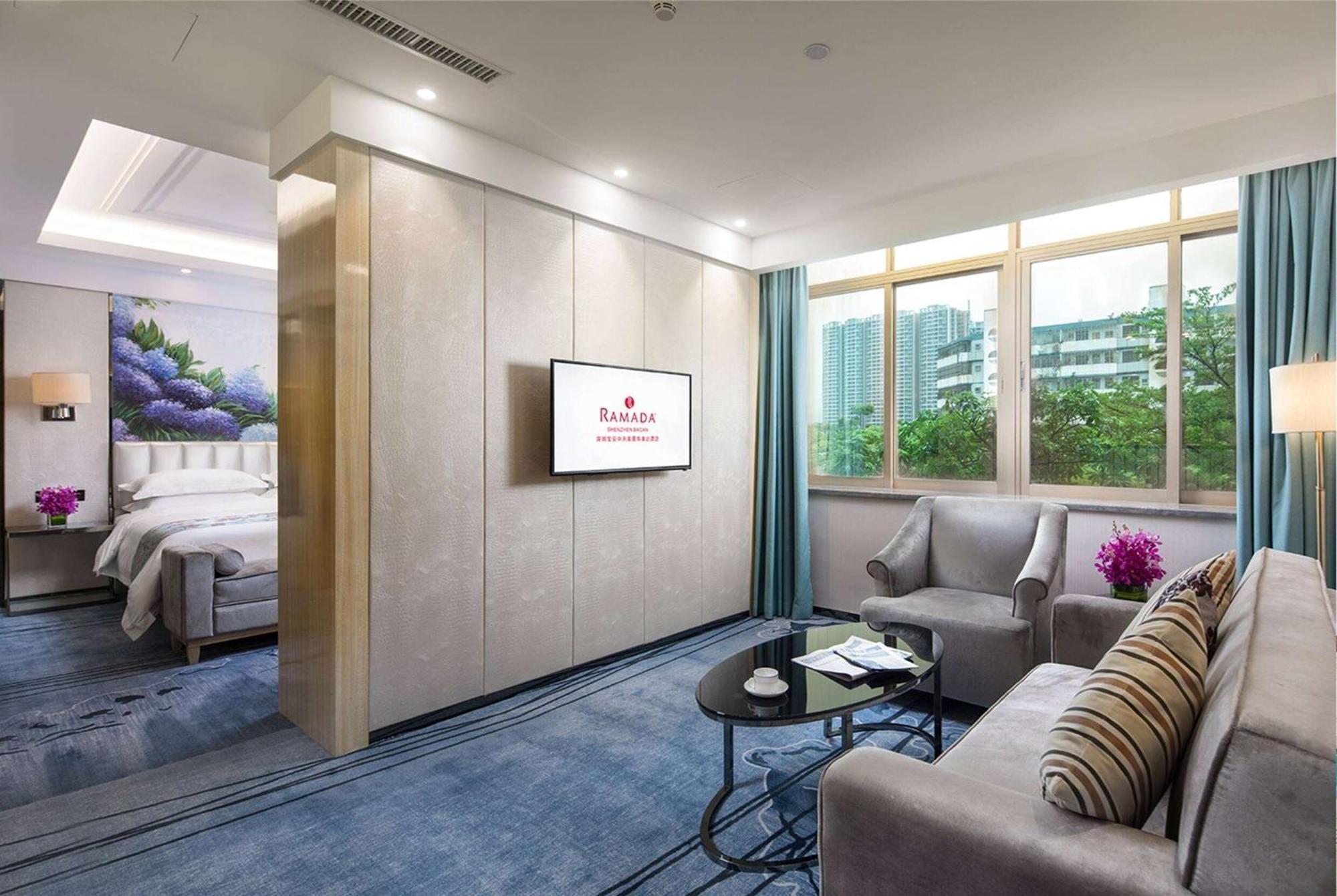 Отель Ramada Shenzhen Baoan Экстерьер фото