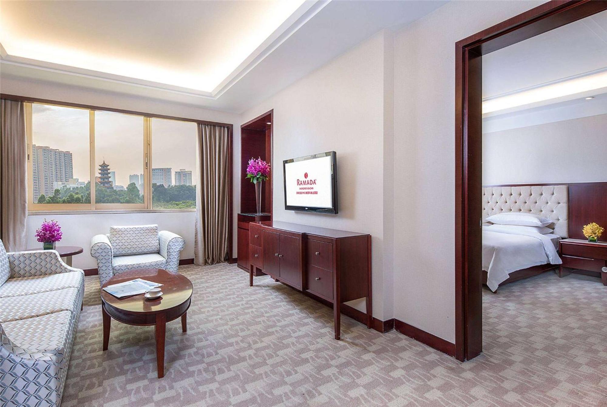 Отель Ramada Shenzhen Baoan Экстерьер фото